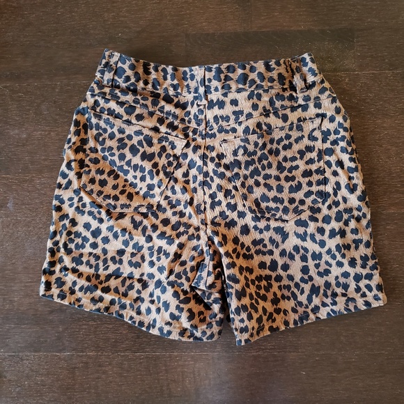 1990s Vintage leopard print shorts - Picture 6 of 6